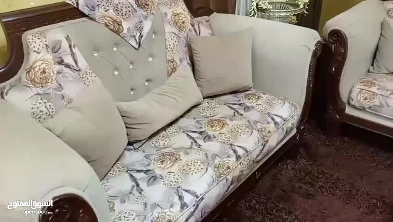 للبيع طقم كنب بحاله ممتازه