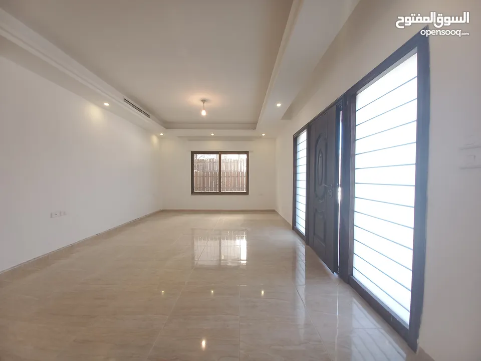 Unfurnished Apartment For Rent In Deir Ghbar  ( Property 35234 )-174805084