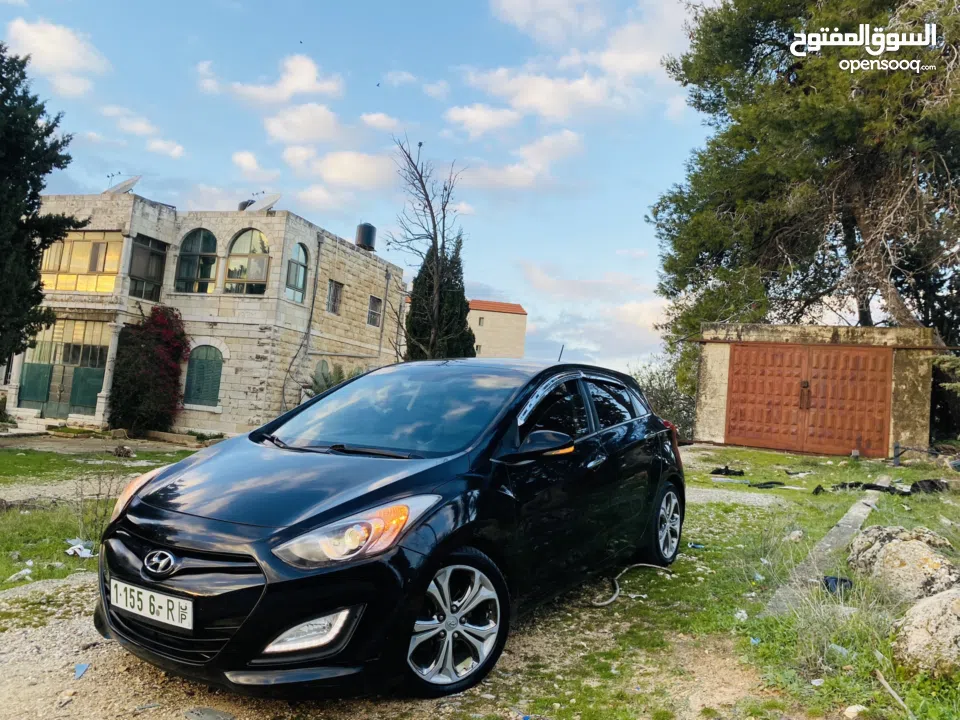 هونداي i30 فل اوتمات فل اضافات تبارك الله سيارة بحالة الشركة الله يبارك لصاحب النصيب..