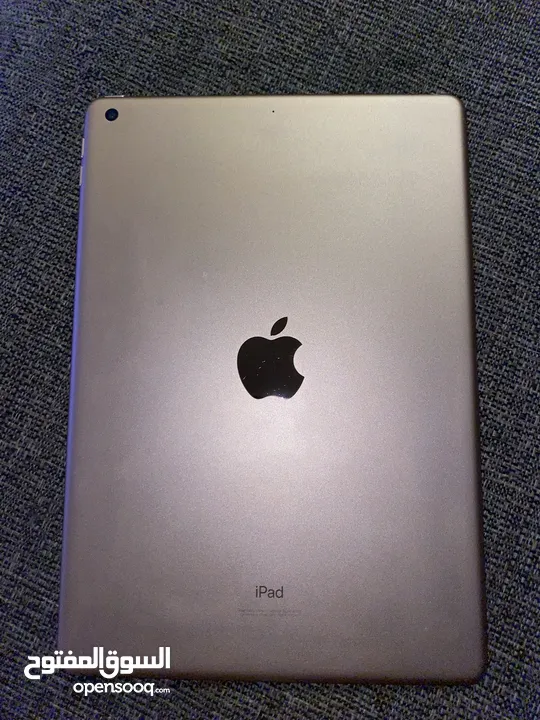 ايباد 8 32 GB بحالة ممتازة ipad 8
