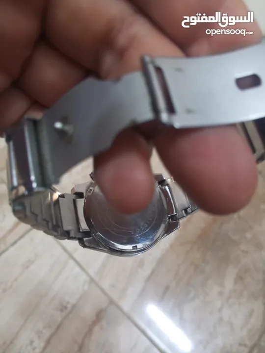 ثلاث ساعات اصليه للبيع بسعر مغري