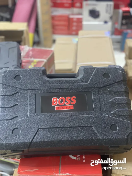 منشار قص الاشجار يعمل بالبطارية قوة 118 ڤولت بطول 10 انش من شركة BOSS