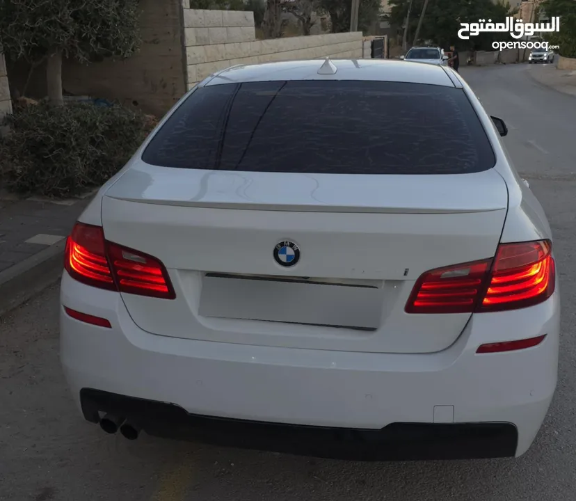 بي ام دبليو 520 لون مميز