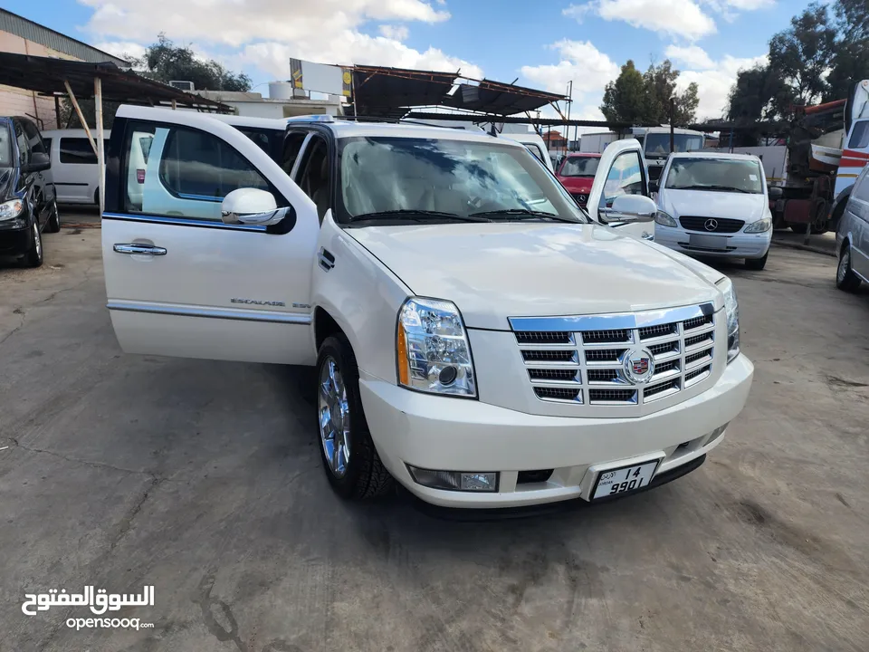 كاش أو اقساط من المالك كاديلاك اسكاليد 2011 VIP PLATINUM XL مميزه جدا 6.2cc