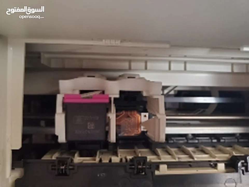 طابعه hp deskjet 1510 ممتازه جدا للبيع بسعر مغري و يتوفر خدمه توصل