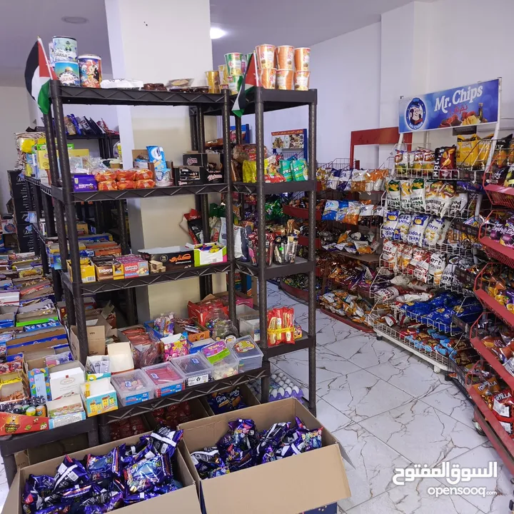 سوبر ماركت للبيع في موقع ممتاز بالقرب من مسجد نزال الكبير على الشارع