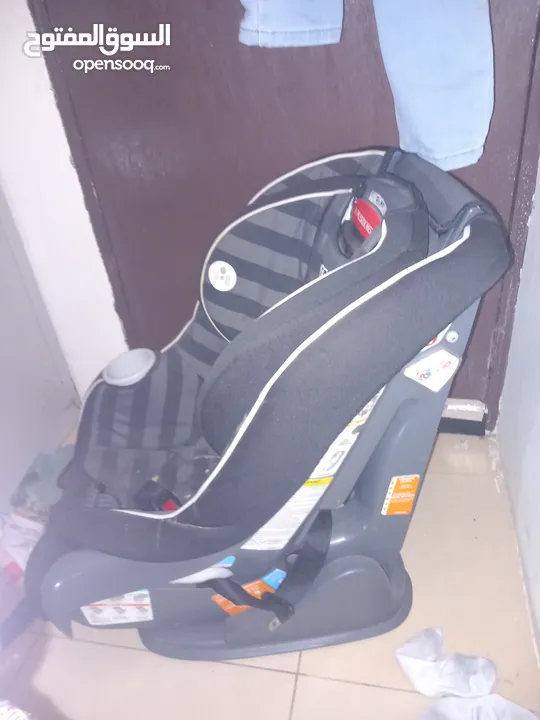 كرسي و سرير أطفال للسيارات و الحدائق  Car and garden baby chair and bed