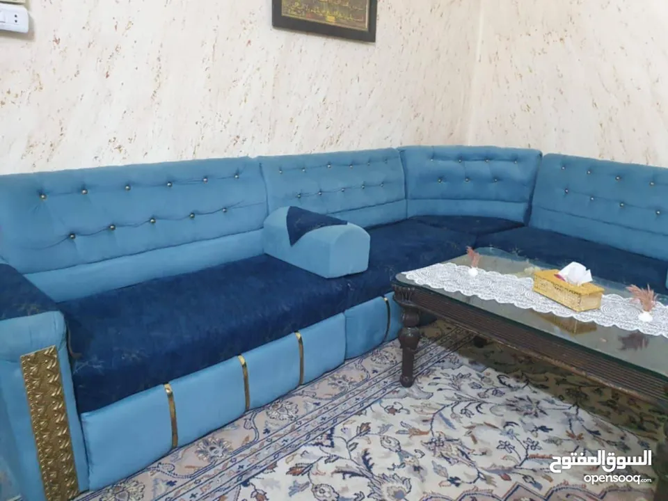 لقطة اللقطه مجلس مكون من 16 مقعد نظيف ومرتب