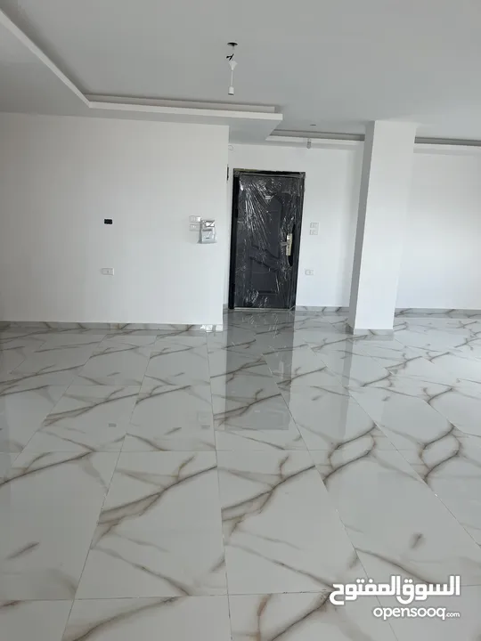 شقه طابقيه جديده للبيع مساحه 316 متر مربع من المالك مباشره
