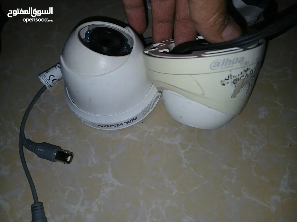 كاميرات مراقبة 2 ميجا مستعمل وحالة ممتازه ويوجد كاميرا بالكرتونه ومحولات بالكرتونه شغالات عالفحص