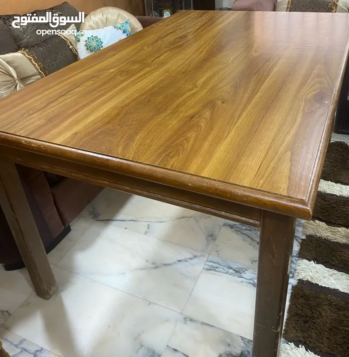 طاولة خشب زان وبلوط مستعملة بحالة جيدة  (6 كراسي)