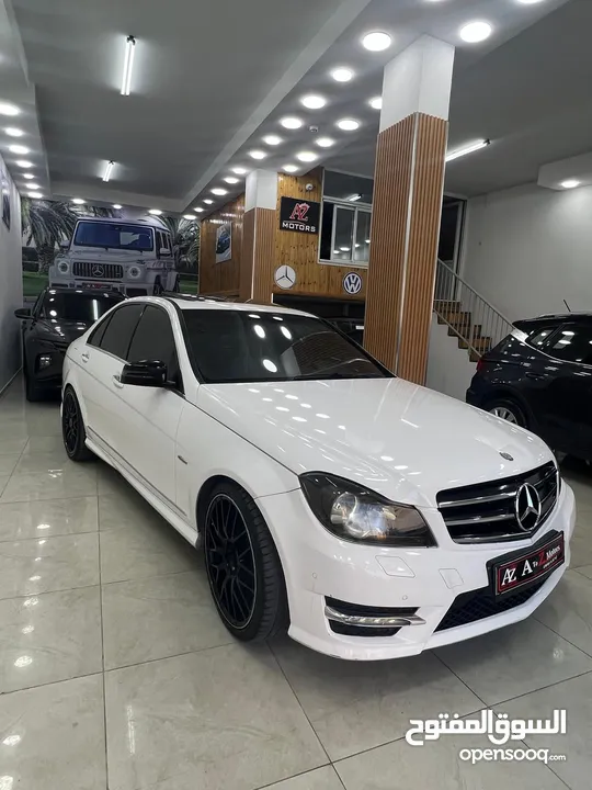 للبيع بسعر حرق كاش او نص بنص مرسيدس C250 فل الفل فتحه سقف كراسي كهرباء برادي خلفيه لدات اماميه وخلفي