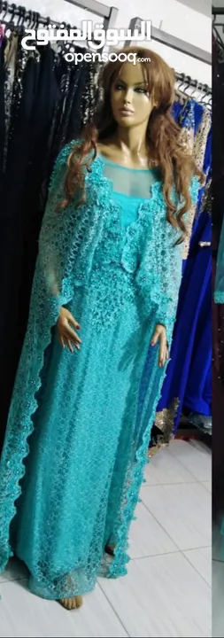 فساتين للبيع بسعر مغري