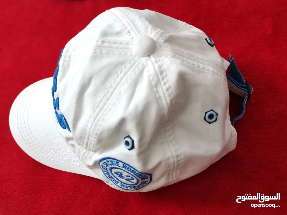 طاقية hat جديدة ماركة للبيع