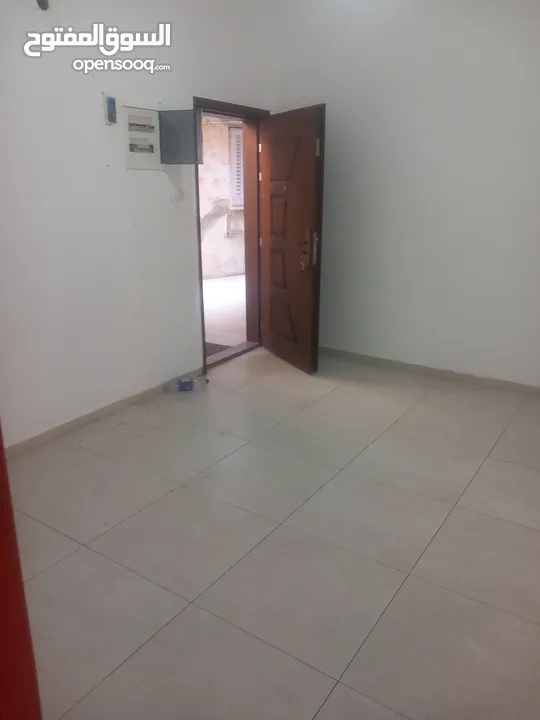 شقه للعرسان غرفتين وصاله موقع مميز