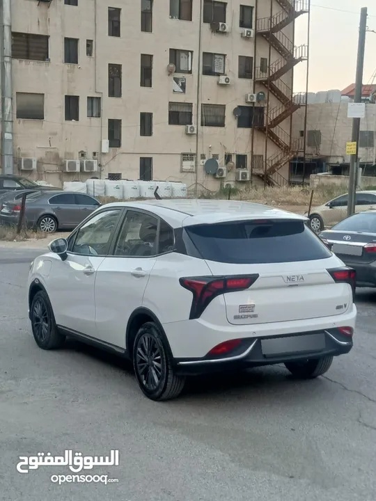 نيتا v موديل 2023 لون ابيض لؤلؤي فحص كامل جمرك حديث اتسكور 89% فحص soc 100% استخدام شخصي مثبت كارسير