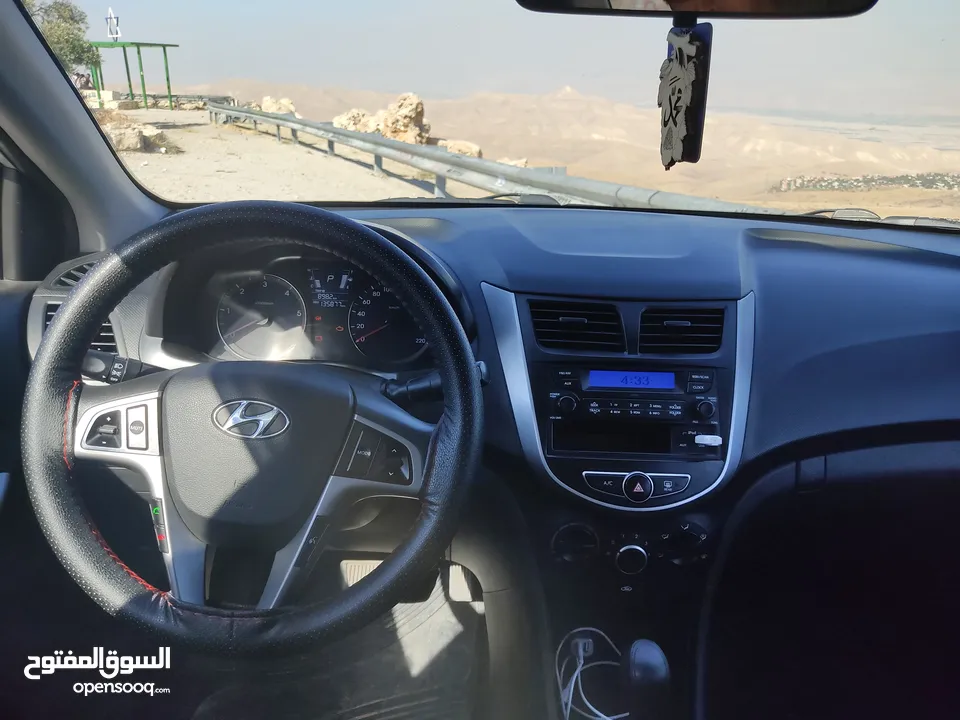 هيونداي اكسنت للبيع 4 غيار ديزل