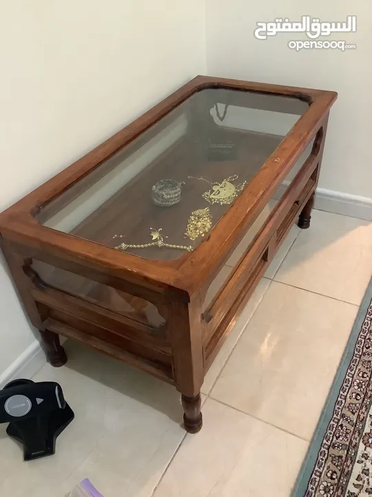 طاولة جانبية من الخشب الهندي الطبيعي  Side table solid Indian wood,