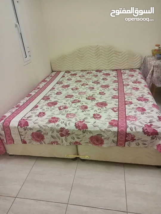 King size bed and medicated mattress from raha