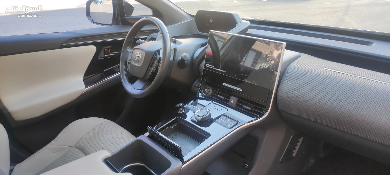 - Toyota bZ4X 2023  كهربائية بالكامل  فئة Long Range Pro  دفع أمامي