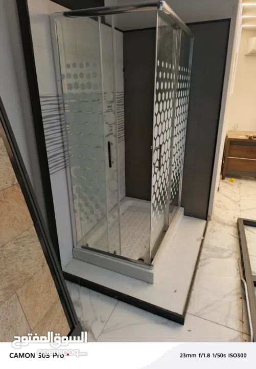 شروات بلاط مشكل داخل معرض للبيع بسعر مغري جدا وشاور حمام زجاج مع ارضيه جديد للبيع