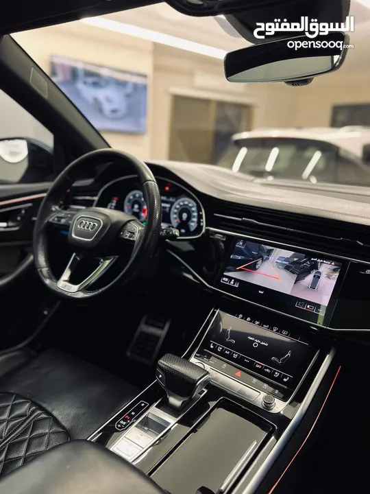 AUDI Q8 فل+++++++