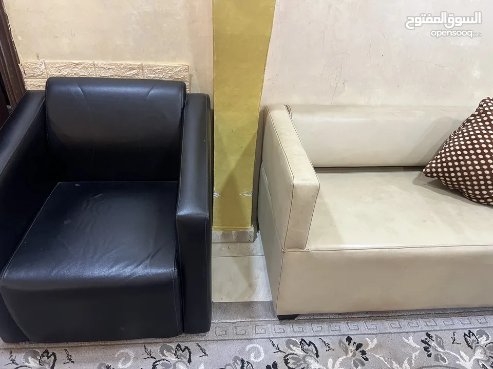 كنب جلد للبيع فوتيه استعمال خفيف