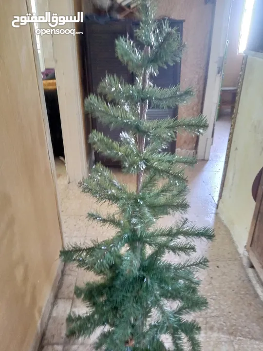 شجرة اصطناعية بحاله ممتازه