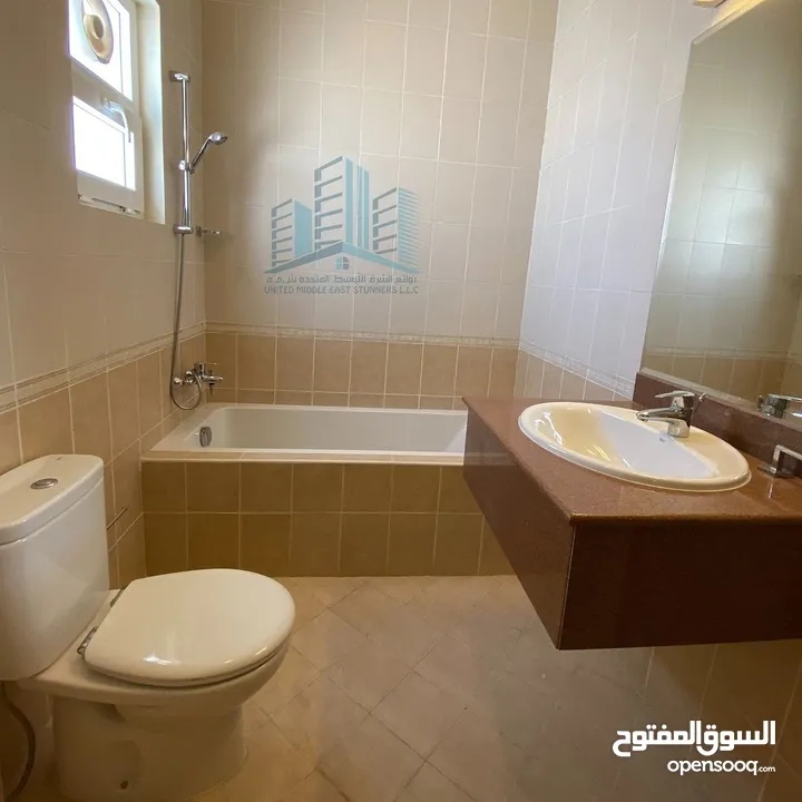 4 BR Townhouse / فلل تاون هاوس رائعة للإيجار