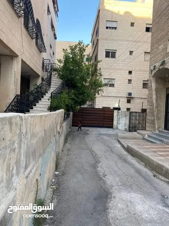 عمارة استثمارية بضاحية الامير حسن للبيع من المالك مباشرة