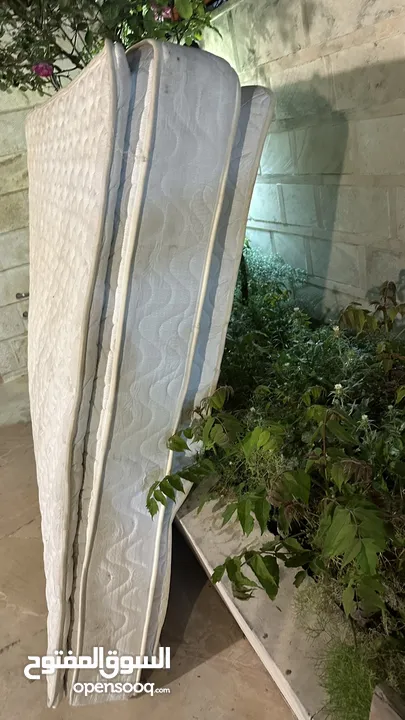 فرشة حجم كبير حالة جيدة