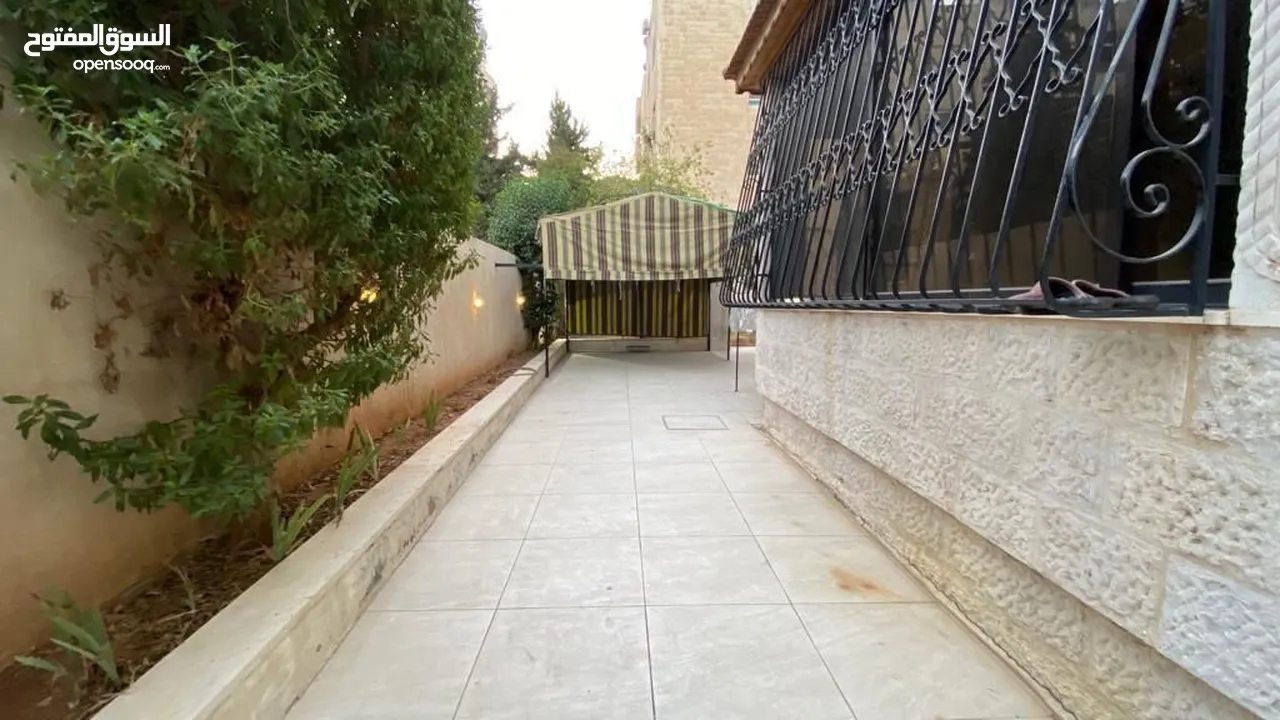 شقة فارغة - ام السماق - 3نوم 1ماستر - ارضية - ترسات خارجية - موقع مميز