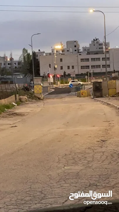 3 محلات للايجار مع سدة وكهرباء 3 فاز بيت عينون الشارع الرئيسي