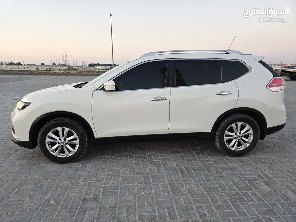 Nissan x trail model 2015 gcc full auto good condition very nice car everything perfect