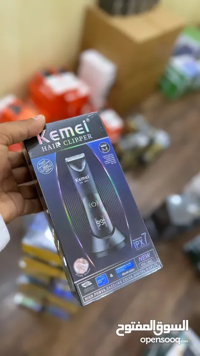 مكينة حلاقة من شركة Kemei
