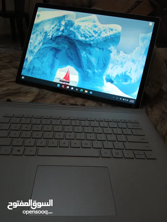 Microsoft Surface book 3 15", 16GB Ram, 256GB NVMe, NVIDIA 1660Ti, 4K UHD Touch   حالة الجديد ومكفول