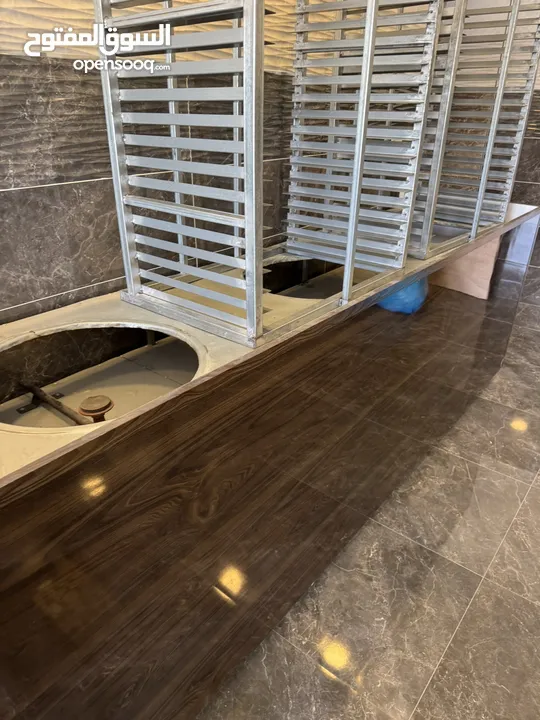 بسطات بيع للحلويات