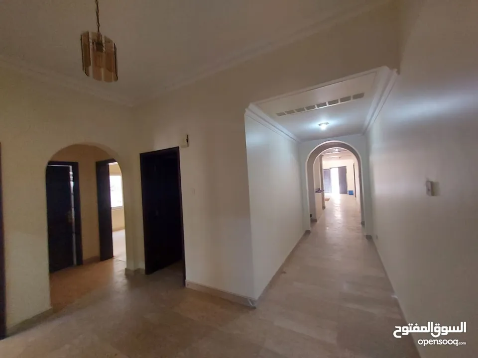 10 Bedrooms Villa for Rent in Shatti Al Qurum REF:817R