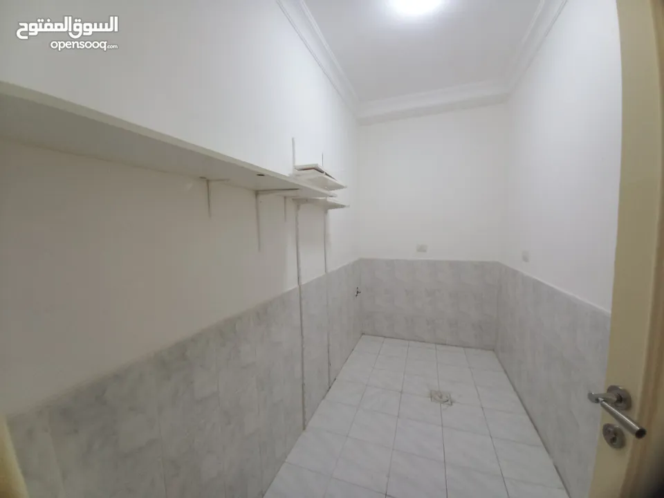 شقة غير مفروشة للإيجار 400م2 ( Property 19553 )-174847773