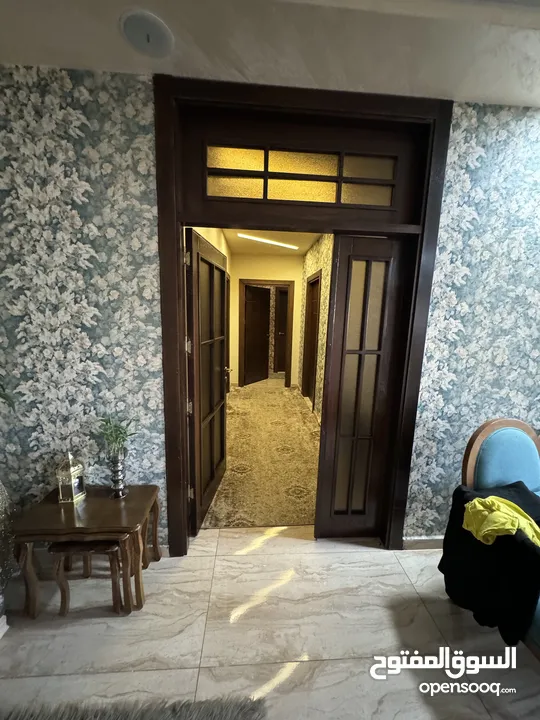شقة سكنية طابق ثالث 250 متر