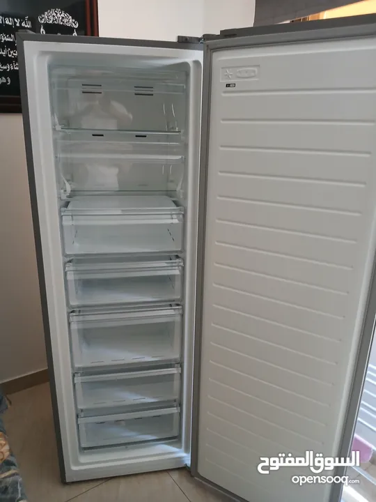 فريزر  النوع. Midea سبع ادراج 227 لتر