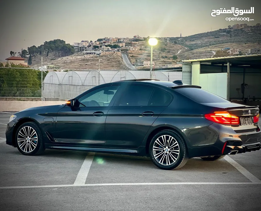‏530E   // 2019.            ‏ benzin  Plug In Hybrid (PLUG IN )  ‏ 297HP  Turb