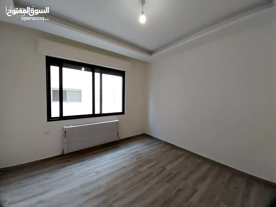 شقة مميزة طابق اول بمساحة 235 متر البيع في ضاحية النخيل  ( Property ID : 30844 )