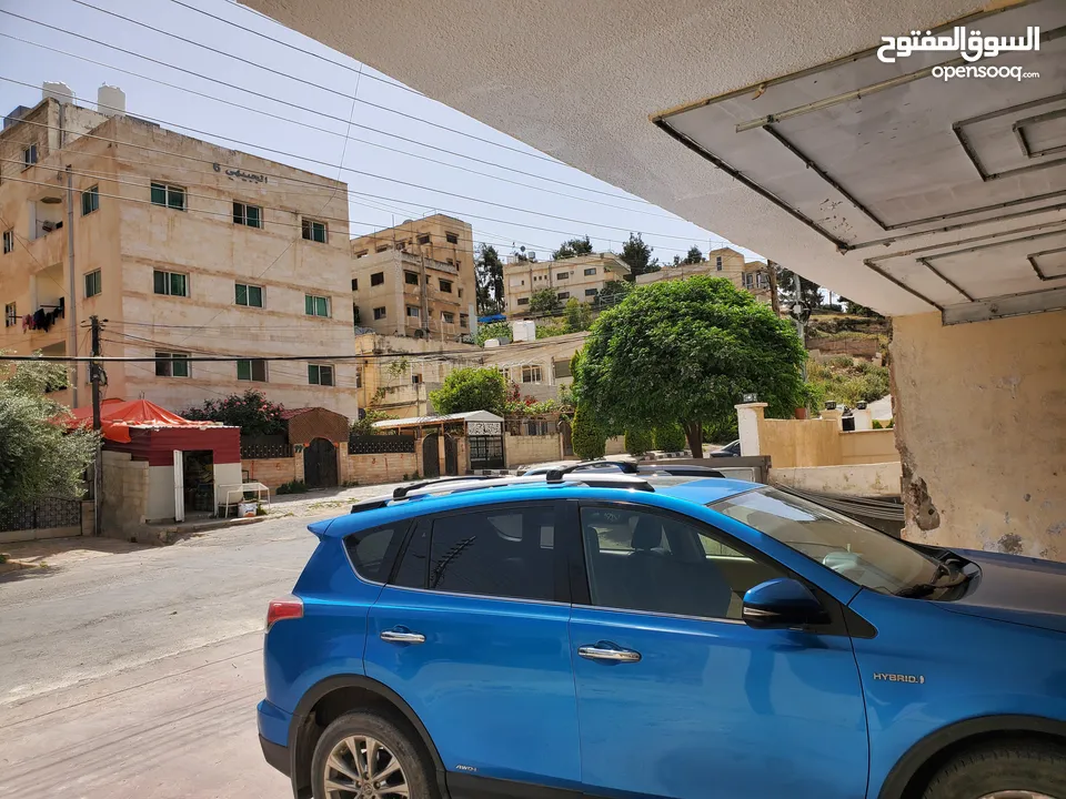 شقة قي جبل الزهور مأهولة بحي حديث مطلة وجاهزة للسكن لم تسكن من قبل