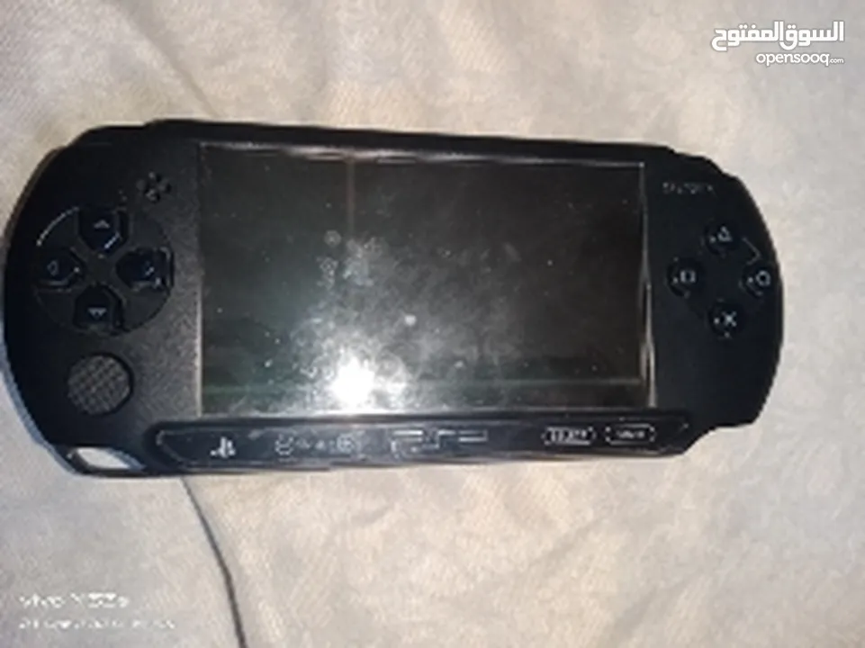 جهاز psp استعمال نضيف ب سعر جيد  و في كل الألعاب و معاه كرت ميموري عليه جميع الالعاب