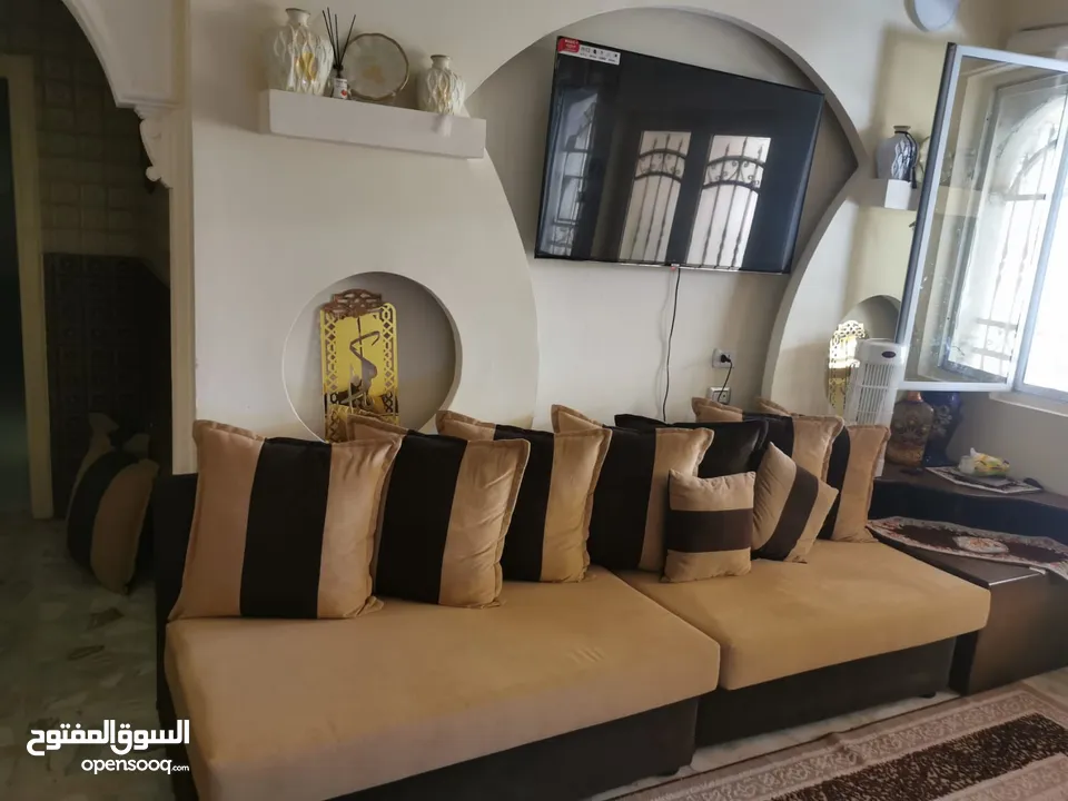 منزل مستقل مكون من طابقين ومدخلين منفصلين