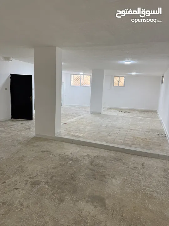 مستودع للإيجار بمساحة 140 متر – جاهز بالكامل – جبل النصر (حي عدن)