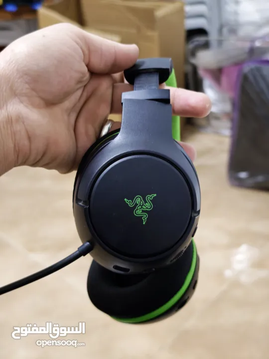 Xbox series X مع سماعت RAZER KAIRA FOR XBOXمع ايد Xbox Elite Wireless Controller Series 2 مع ادتين
