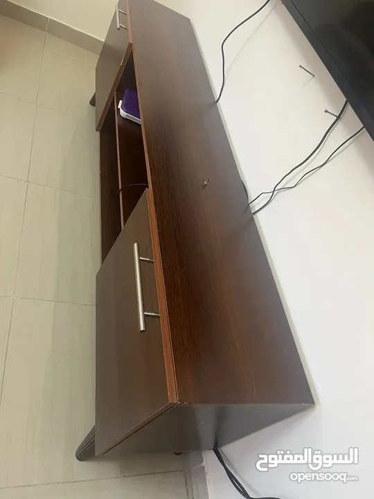 دولاب مكتبة تلفزيون تحف واغراض سمبل وناعمه