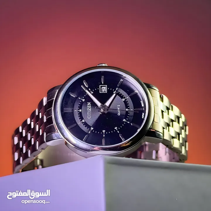 ساعة من ماركة CITIZEN